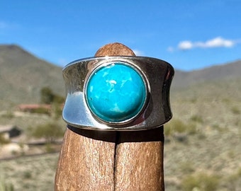 Modern Turquoise Ring with 10mm Kingman Turquoise Gemstone, Sterling Silver Jewelry, 30th Birthday Gift for Friend, Size 7 or 8