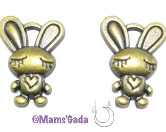 Lot de 4 breloques/pendentif/charms Motif Lapin avec Coeur couleur Bronze REF:B/130