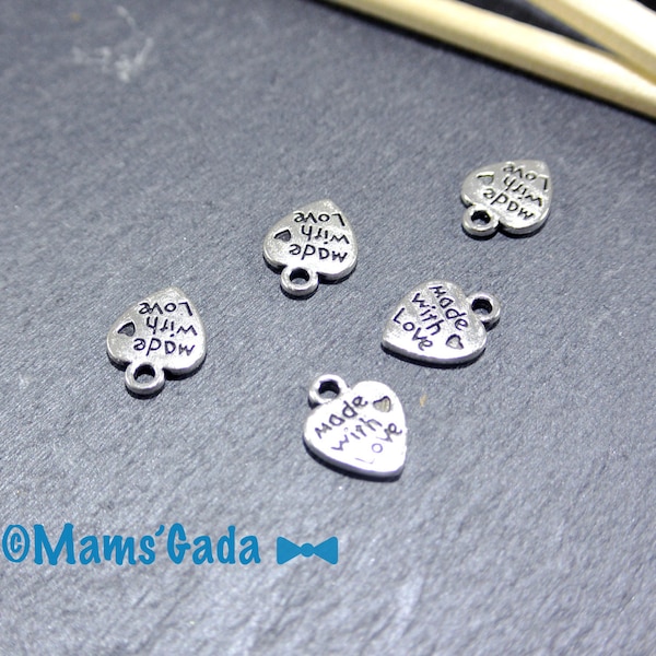 Lot de 10  breloques 13mm Coeur message "Made with Love" couleur  argent REF:2/24