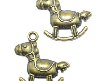 Lot de 4 breloques/pendentif/charms Motif Cheval à Bascule couleur bronze REF:B/123