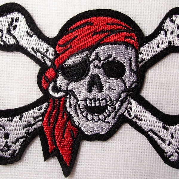 Écusson patch brodé thermocollant - TÊTE de MORT PIRATE Bandeau Rouge ** 7 x 9 cm **