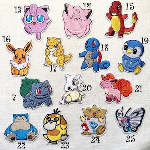 Peut inclure: Un ensemble de 25 patchs brodés colorés à repasser représentant divers personnages Pokémon, dont Pikachu, Salamèche, Carapuce, Bulbizarre et bien d'autres.