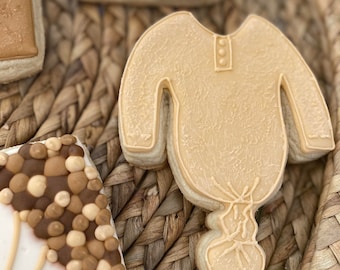 Long Sleeve Knotted Baby Wrap Cookie Cutter