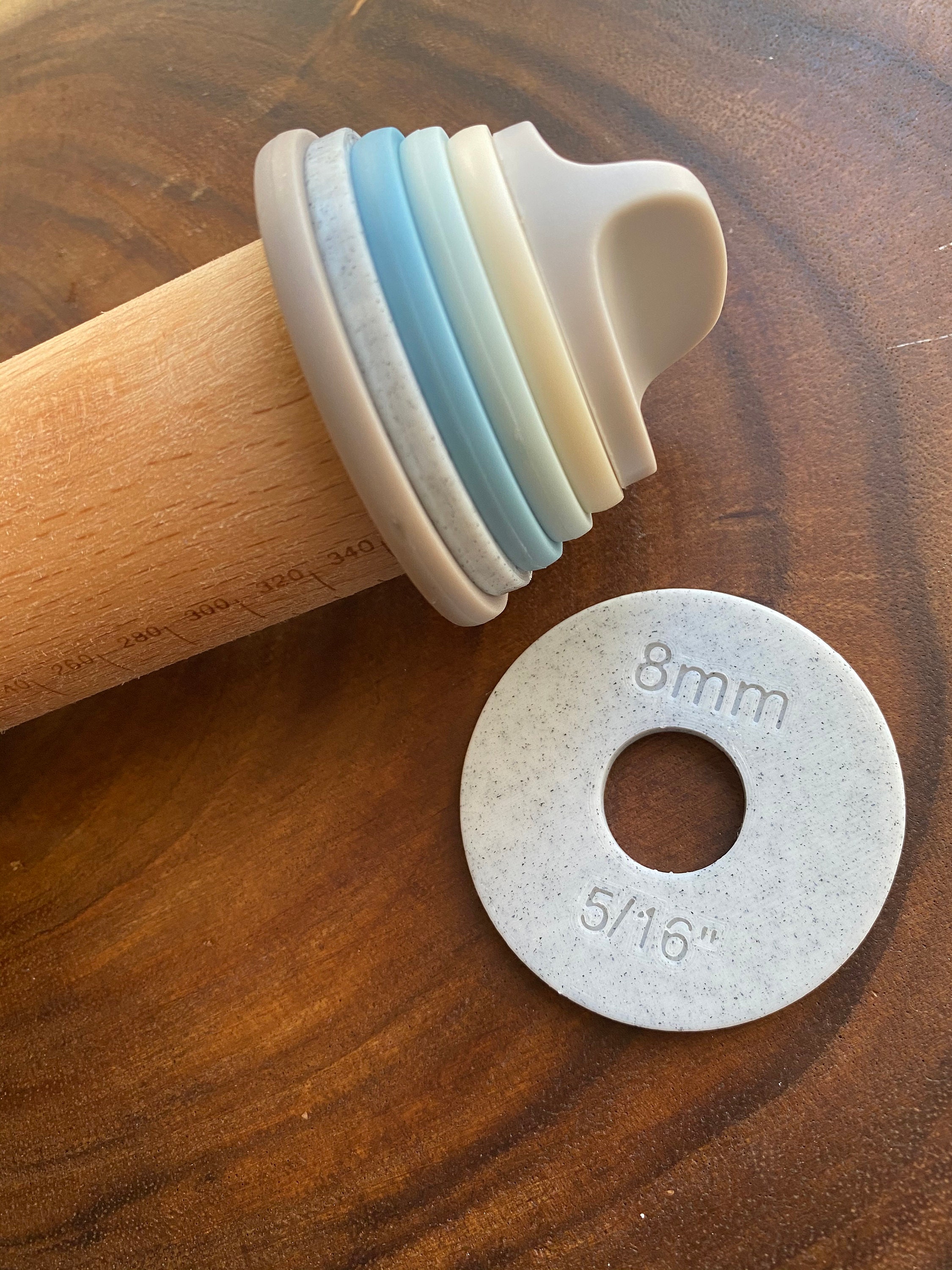 Folksy Super Kitchen Adjustable Wood Rolling Pin with Thickness Rings for  Baking -Non Stick Wooden Dough