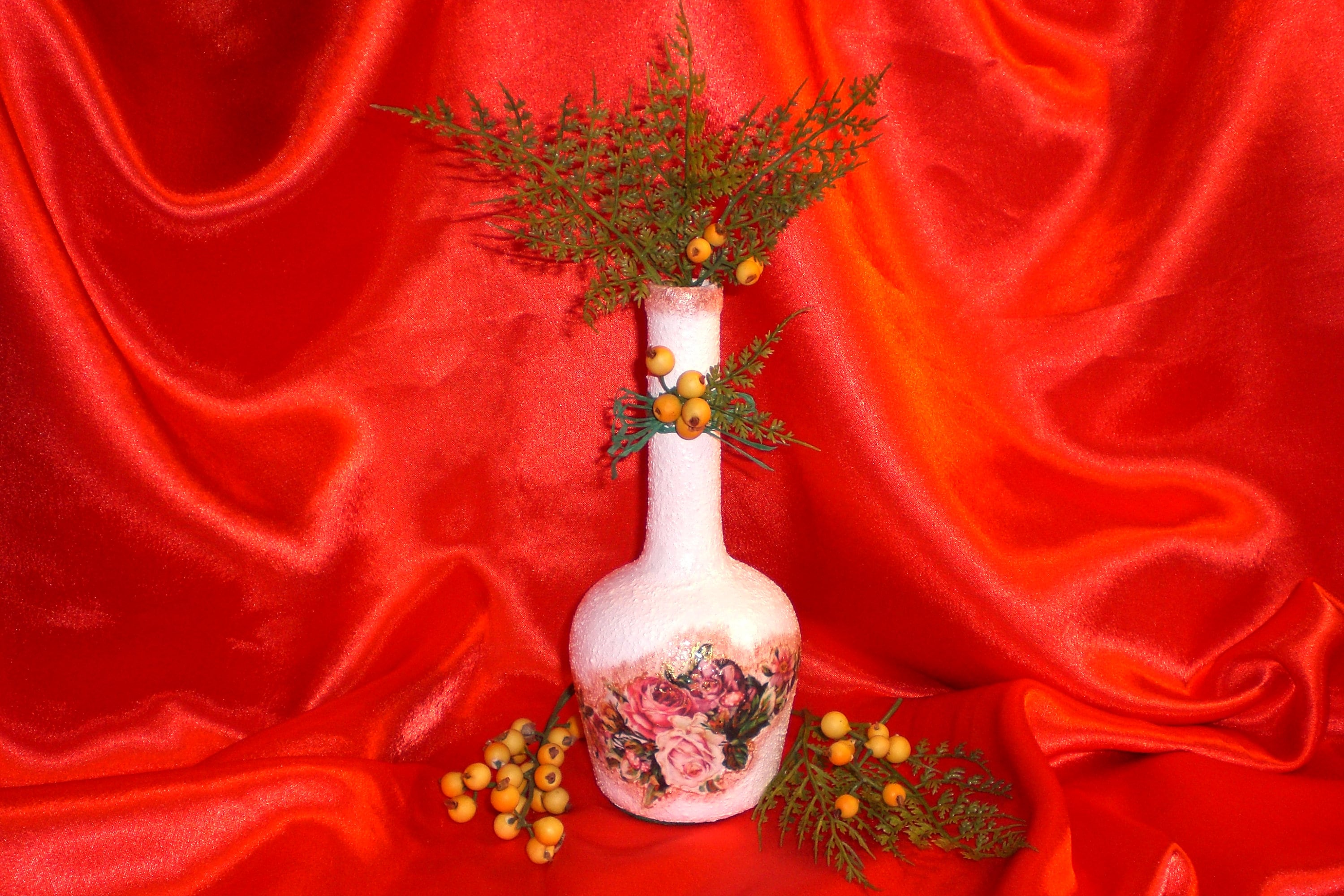 Beau Vase Blanc Dans Le Thème Recycl'art