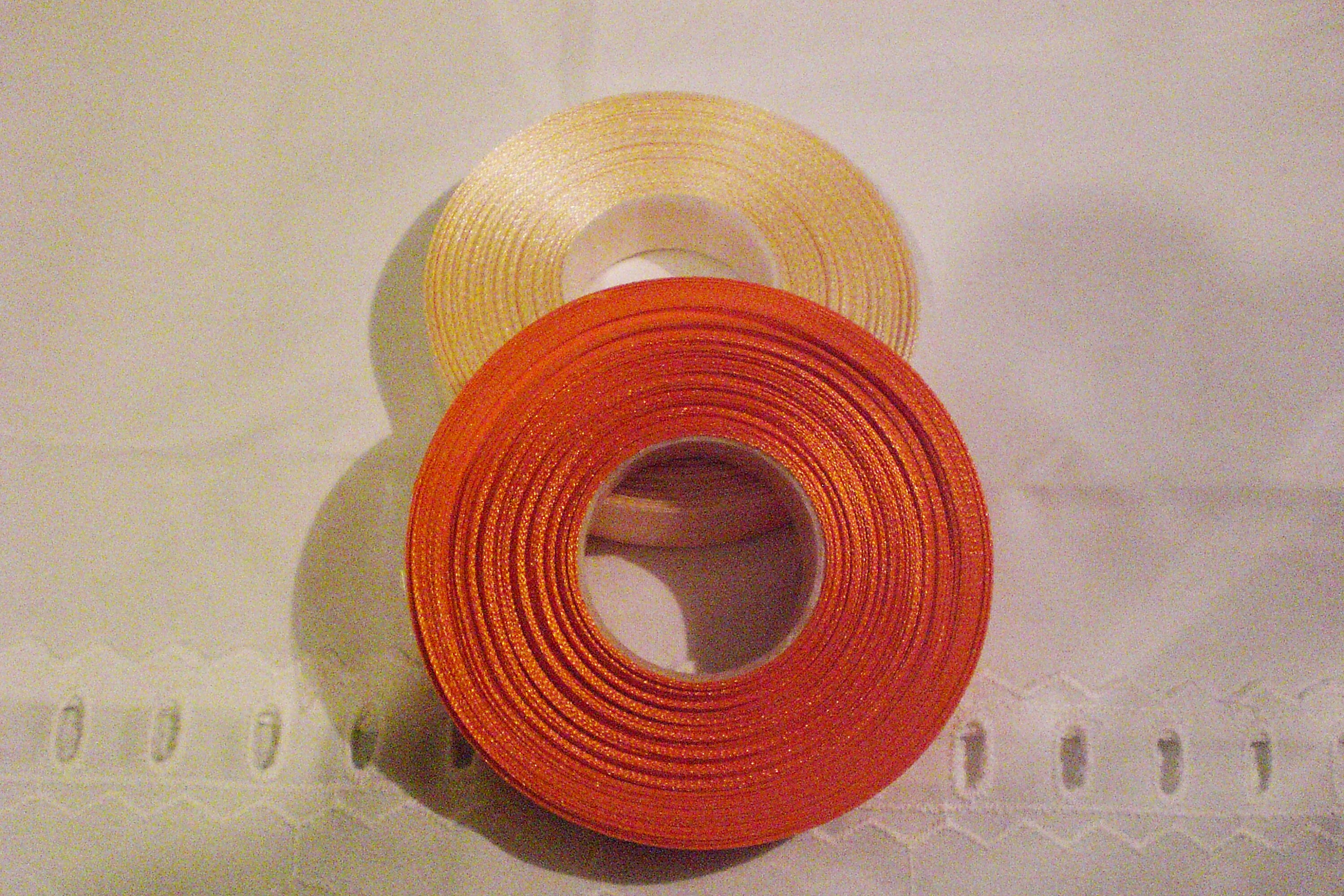 Bobines de Ruban en Satin Orange ou Ivoire 25 M