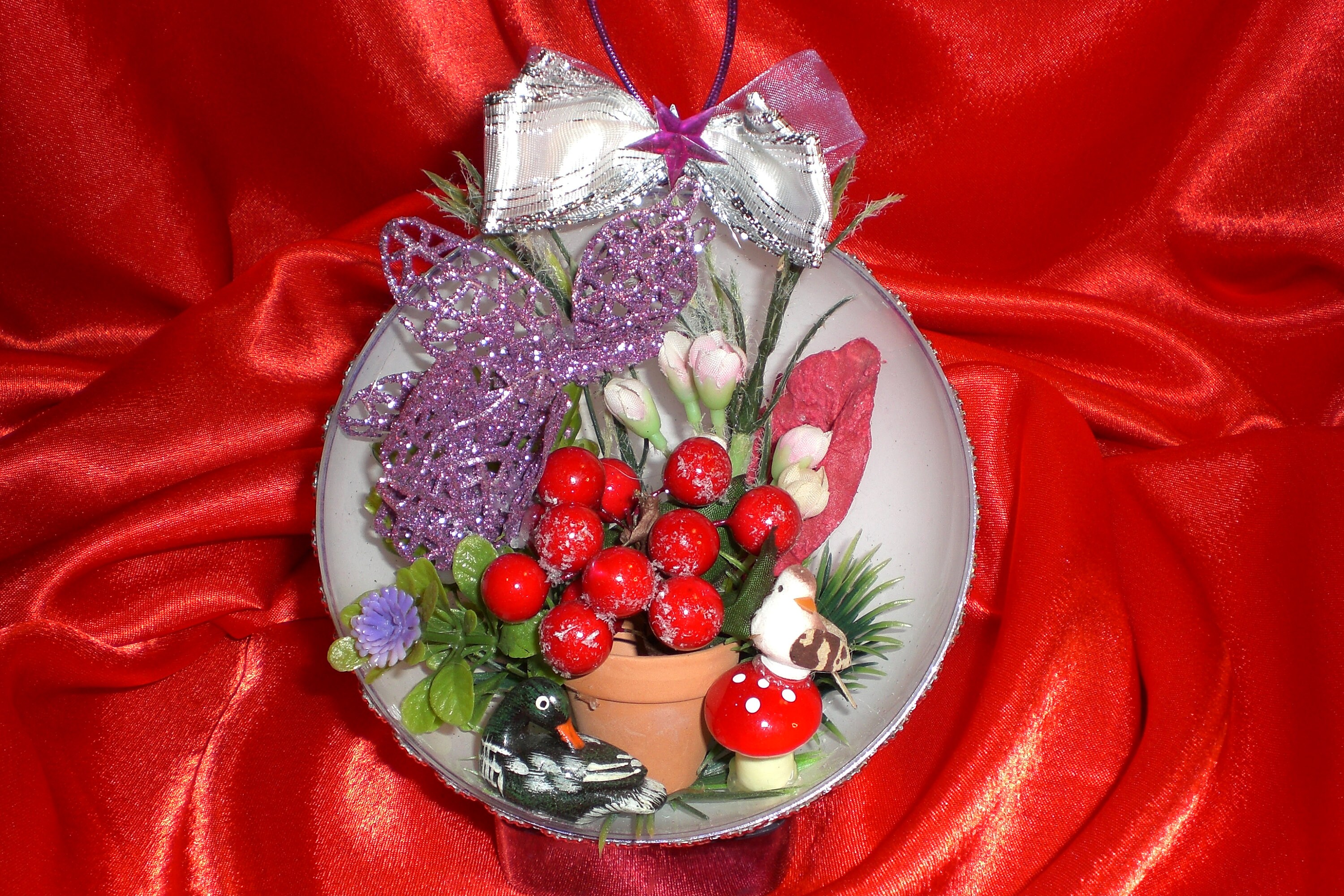 Belle Demie Boule Originale à Suspendre en Plexi 12 cm