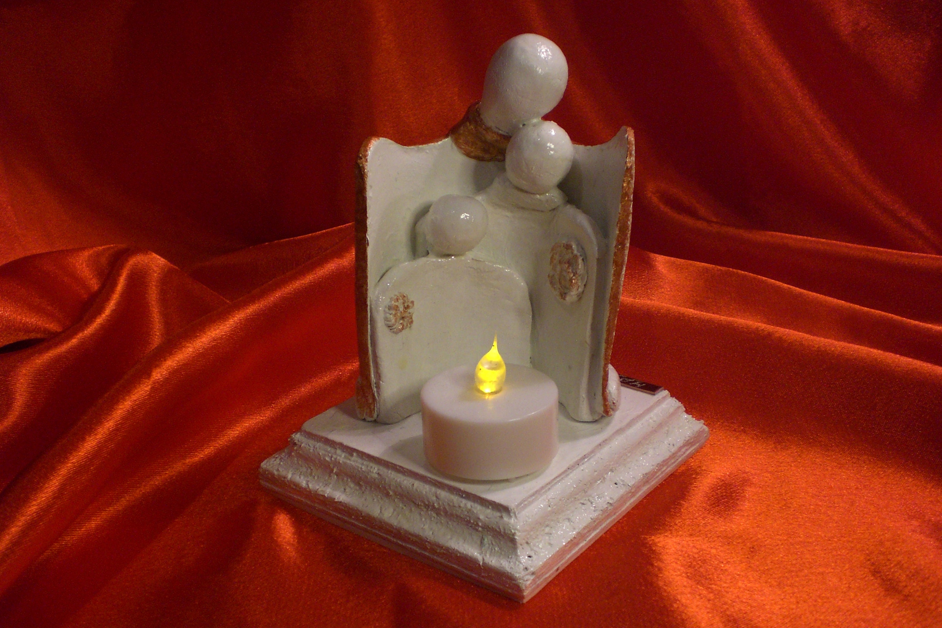 Belle Petite Sculpture en Céramique Familly