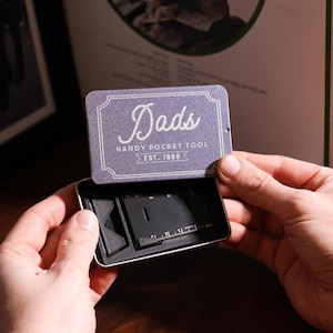 Personalisierter Telefonständer Multi-Tool-Kreditkartenwerkzeug Zinn Geschenk für Papa, personalisiertes Multi-Tool, graviertes Multi-Tool, multifunktionales Werkzeug