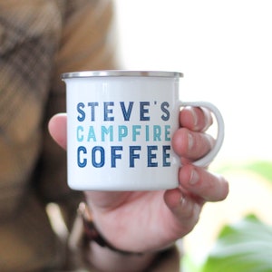 Taza de café esmaltada con fogata personalizada, taza de fogata personalizada, taza de café con fogata, taza de café para acampar, taza de camping esmaltada, taza de viaje