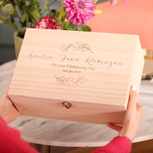 Caja de recuerdo de bautizo con flores personalizadas - Caja de almacenamiento con tapa - Regalo para bebés recién nacidos - Caja de juguetes para bebés recién nacidos, regalo para mamá