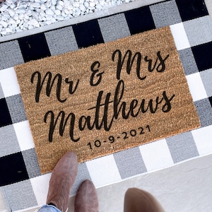 Personalised Mr And Mrs Door Mat, Welcome Mat Personalized, Custom Couple Gift For Valentines Day, Valentines Day Gifts for Him