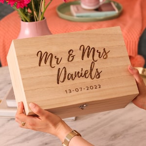 Personalised Mr And Mrs Keepsake Box Gift, Wedding Keepsake Box, Personalized Wooden Keepsake Box, Personalised Keepsake Box, Wedding Gift