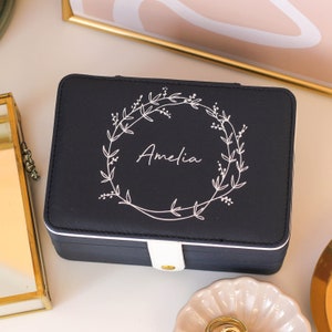 Personalisierte Kranz Schmuckschatulle Geschenk für sie, personalisierte Reise Schmuckschatulle, große Schmuckschatulle, Schmuck Organizer Box, Mama Geschenke