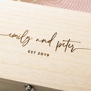 Nombres de parejas personalizados Caja de recuerdos de regalo de boda, Caja de recuerdos de madera personalizada, Caja de memoria de boda, Caja de memoria grabada, Regalo de pareja imagen 3