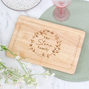 Personalised Wreath Chopping Board Gift For Family, Personalised Chopping Board, Wood Chopping Board, Personalised Wooden Chopping Board