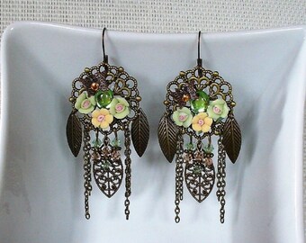 Boucles d'oreille bronze, vertes et saumon clair