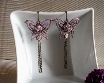 Boucles d'oreille papillon rose et cuivré, fleurs violettes