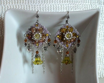 Boucles d'oreille chandelier jaunes, oranges et argentées