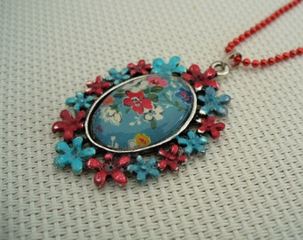 Collier pendentif + chaîne à thème fleuri et printanier