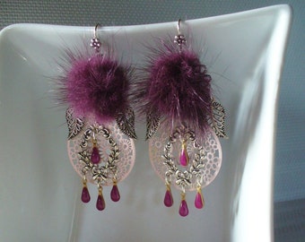 Boucles d'oreille argentées, roses et pourpre