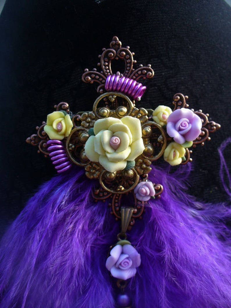 Broche cuivrée, violette et jonquille image 4