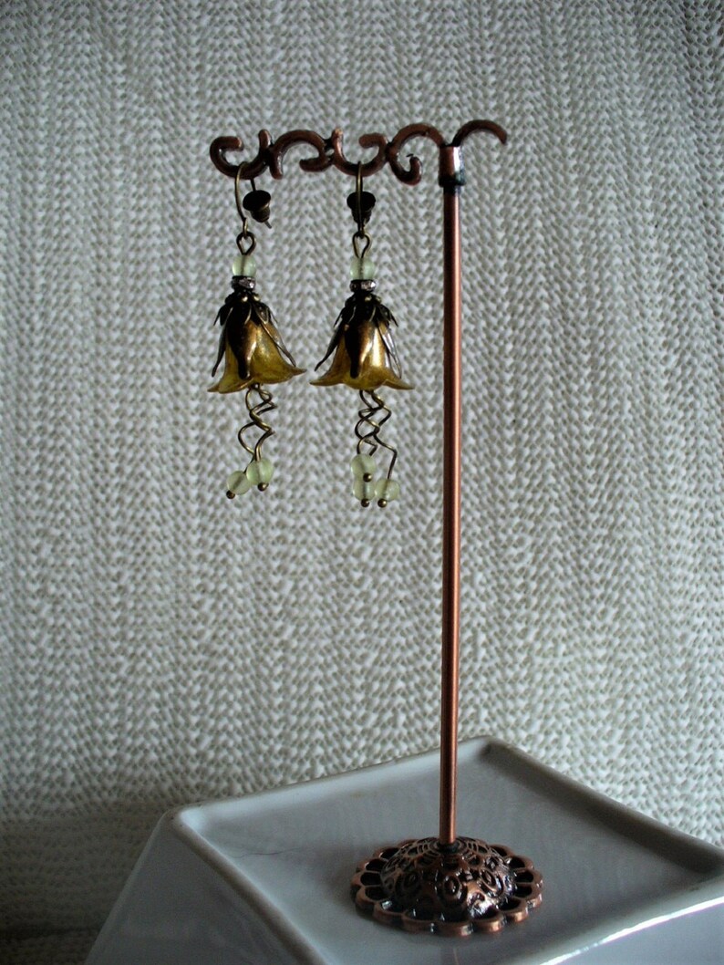 Boucles d'oreilles clochettes jaunes et bronze image 1