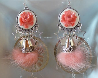 Boucles d'oreille roses et argentées