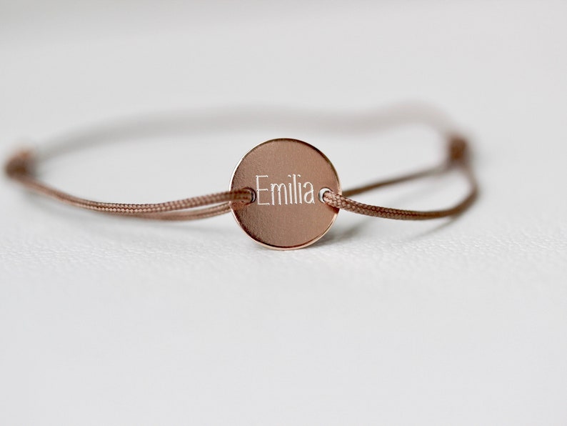 Friendship bracelet with engraving Name bracelet Engraved bracelet Children's names Personalized bracelet One size Initials minimalist dunkeltaupe