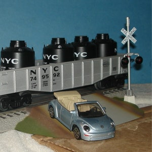 MAISTO - VOLKSWAGEN New Beetle - Silver - 1:43 - O Train Vehicle