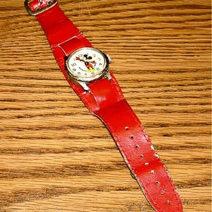 Vintage Kids Swiss Bradley Wind Up Walt Disney Mickey Mouse Watch (3) Needs TLC