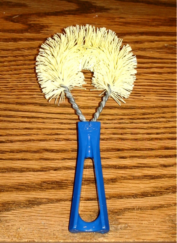 FULLER BRUSH Vintage Round Vegetable/dish Scrub Brush Royal or Baby Blue  NOS 