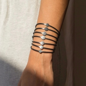 Braccialetto leggero in gomma riciclata - di Design Tun