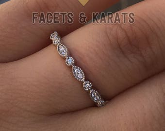 Fede nuziale Art Déco vintage con Milgrain disponibile con diamanti coltivati in laboratorio o moissanite in oro bianco, giallo o rosa massiccio 10K o 14K.