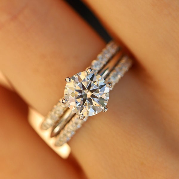 Juego de anillos de moissanita en oro blanco de 14 quilates, conjunto de 3 piezas para bodas, anillo de compromiso de moissanita con solitario de corte redondo de 1,5 ct y dos medias alianzas de eternidad.