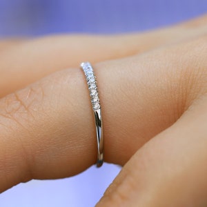 Womens halve eeuwigheid trouwring 14K SOLID witgouden verlovingsring band, trouwring, stapelring, stapelbare band, verjaardag band, trouwring
