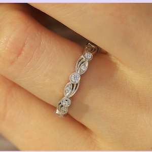 Women&#39;s Vintage Moissanite Wedding Band Art Deco Wedding Ring 14K Solid White Gold Vintage Engagement Ring Band Anniversary Ring For Women
