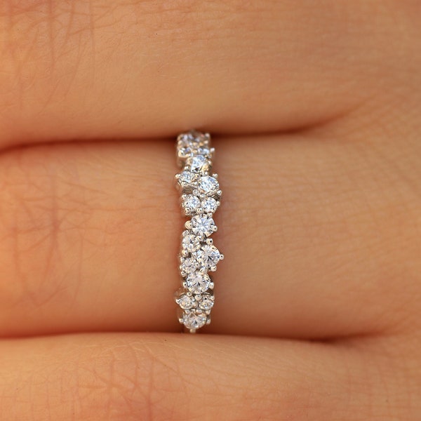 Anillo de racimo de diamantes simulados de oro blanco sólido de 14 quilates para ella, regalo de aniversario para esposa, anillo de mano derecha para mujeres, anillo de boda para ella