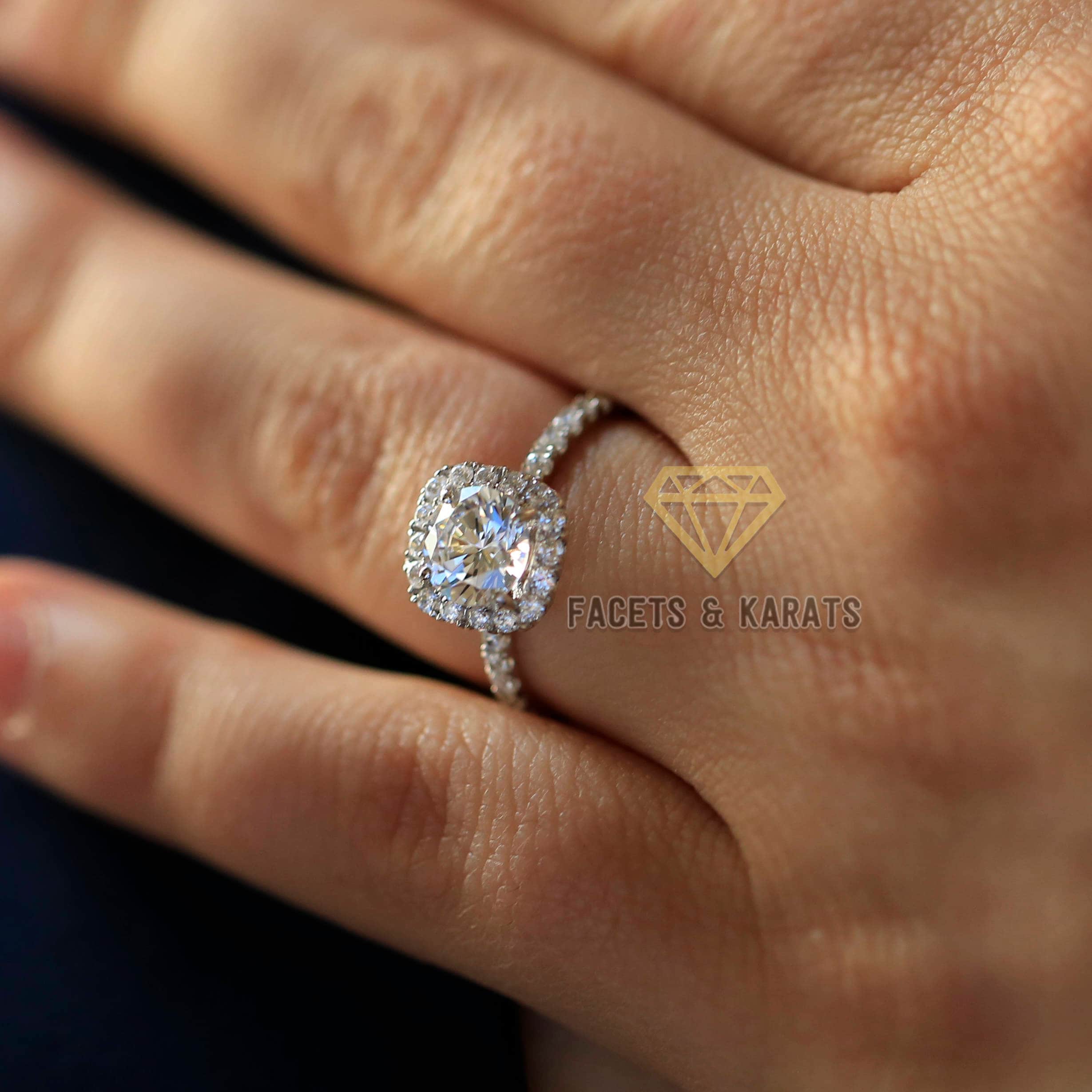 Bague De Fiançailles Simulée Or Blanc 14 Carats Avec Double Halo Diamant 2.25 Carats - Taille 4 à 12 US