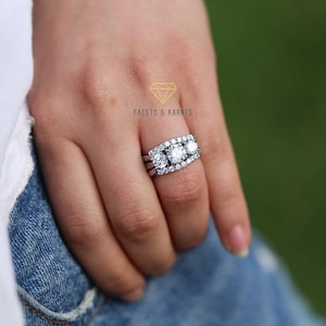 Unique Vintage Three Stone Engagement Ring Round Cut 2.5 Carat Wedding Anniversary Past Present Future 3 Rings Sets White Gold 2 Halo Bands