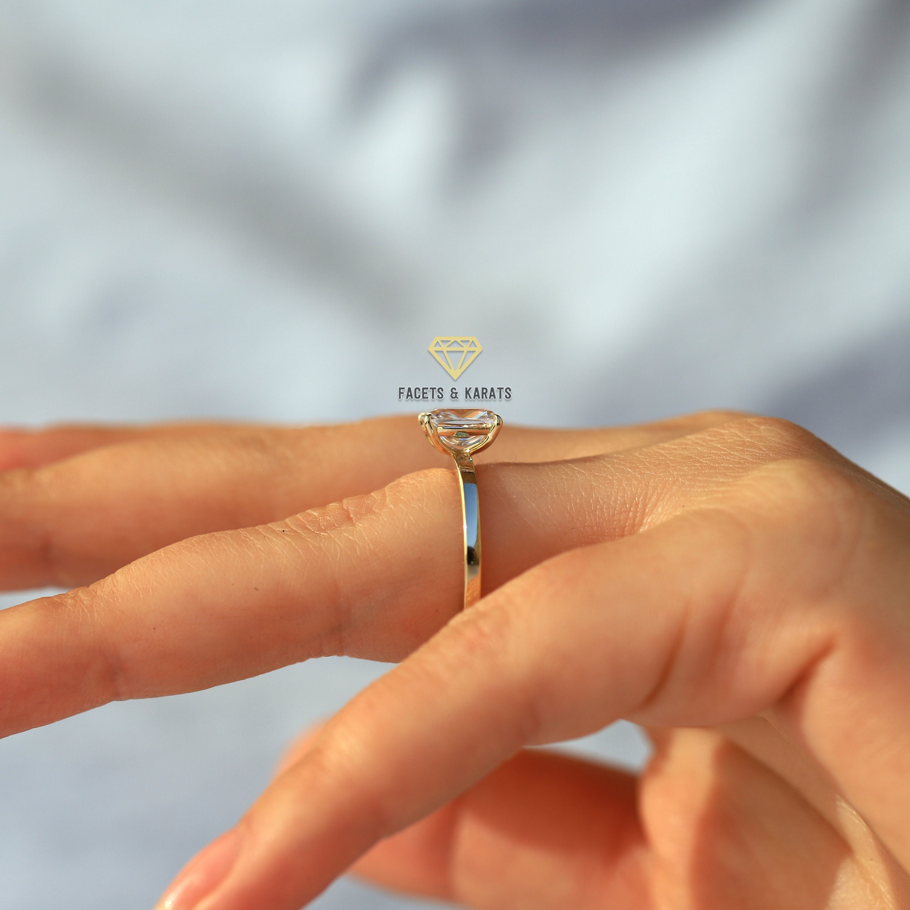 Anello Solitario Con Diamante Simulato 2Ct Taglio Cuscino - Argento 925 Placcato Oro Giallo