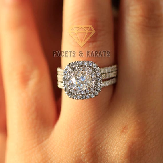 Round Brilliant Halo Engagement Ring & Wedding Ring (Bridal Set) –  Parasmani Jewellary