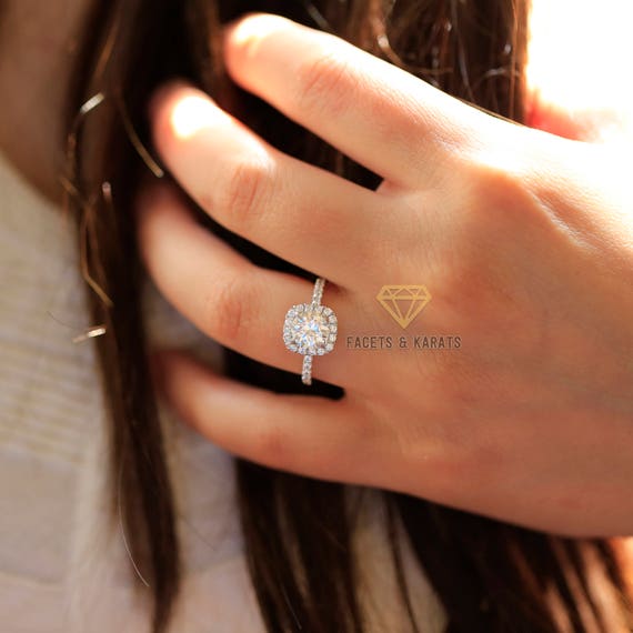 Bague Fiançailles Halo Diamant Simulé 2,45 Ct Or Blanc 14 Carats - Tailles 4 à 12 US