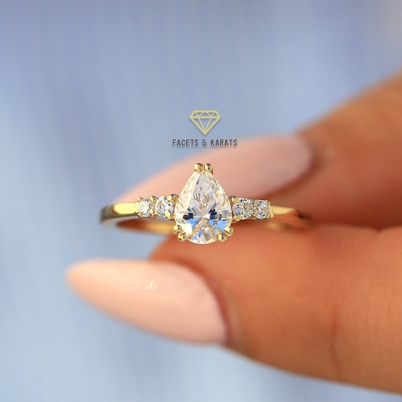 FYBIOD Pear Cut Moissanite Engagement Ring - 1-3CT Customizable In Gold & Silver