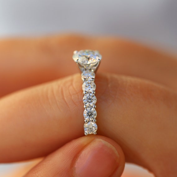 2Ct Weiß Runder Moissanit Verlobung Hochzeit Ring 14K Weiß
