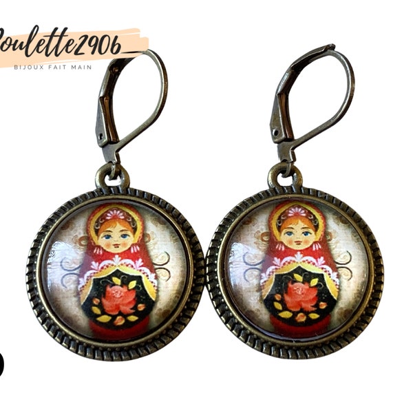 Poupée Russe - Boucles d'oreilles pendantes dormeuses bronze cabochon verre 16mm