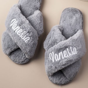 Gifts Personalized Bridal Slipper Bridesmaid Gifts Bridal Shower Wedding Bridesmaid Fluffy Bachelorette Hen Fluffy Slippers birthday Gifts