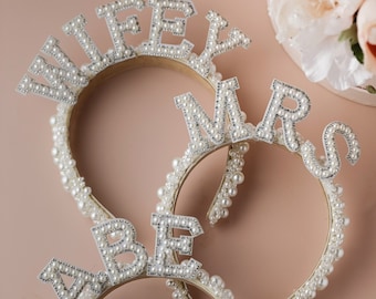 Perle Stirnband Wifey Stirnband Frau Stirnband Braut Stirnband | Hochzeit Stirnband Bachelorette Geschenk für Braut Bridal Shower