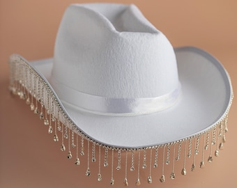 Chapeau de mariée, chapeau de douche nuptiale, mariage de cow-boy, chapeau de mariée blanc avec frange de diamants chapeau de cowboy inspiré de KJ, chapeau de douche nuptiale mariage occidental