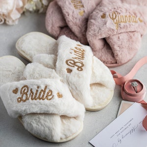Personalized Bridal Slipper Bridesmaid Gifts Bridal Shower Wedding Bridesmaid Fluffy Bachelorette Hen Fluffy Slippers Christmas Gifts
